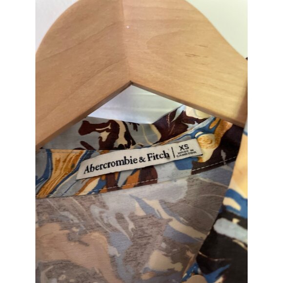 Abercrombie & Fitch Women's Long-Sleeve Satin ABSTRACT PRINT SIZE XS NWOT - Picture 3 of 5